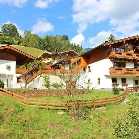 Cozy Holiday In Saalbach-hinterglemm With Terrace