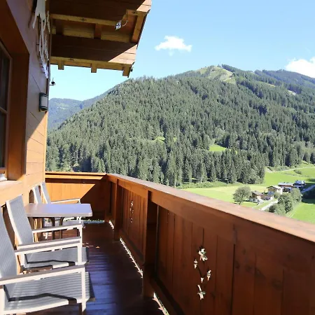 Cozy Holiday In Saalbach-hinterglemm With Terrace Σπίτι διακοπών